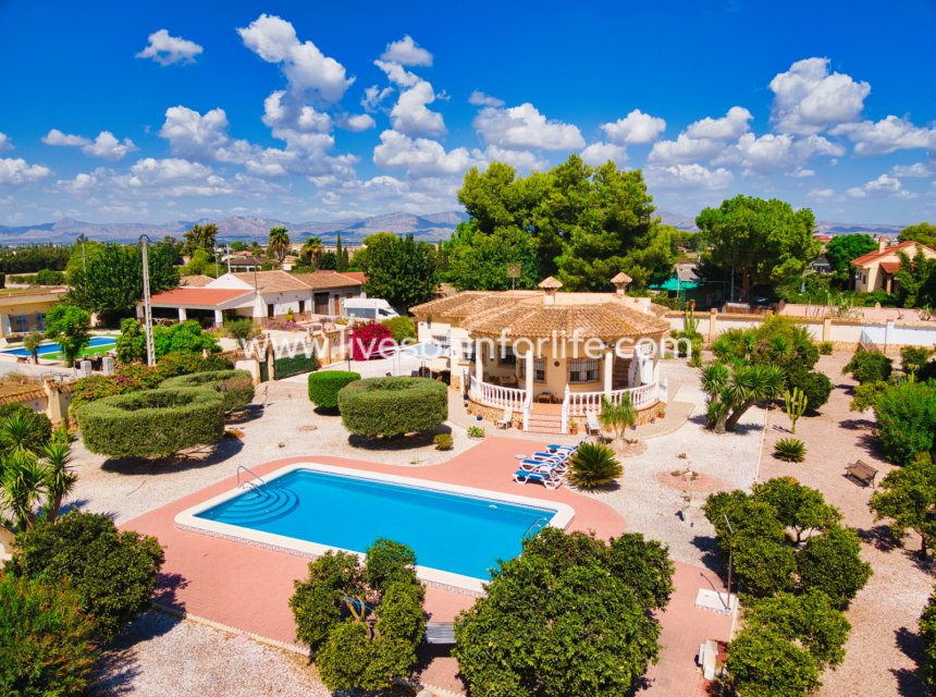 Resale - Country Property -
Catral