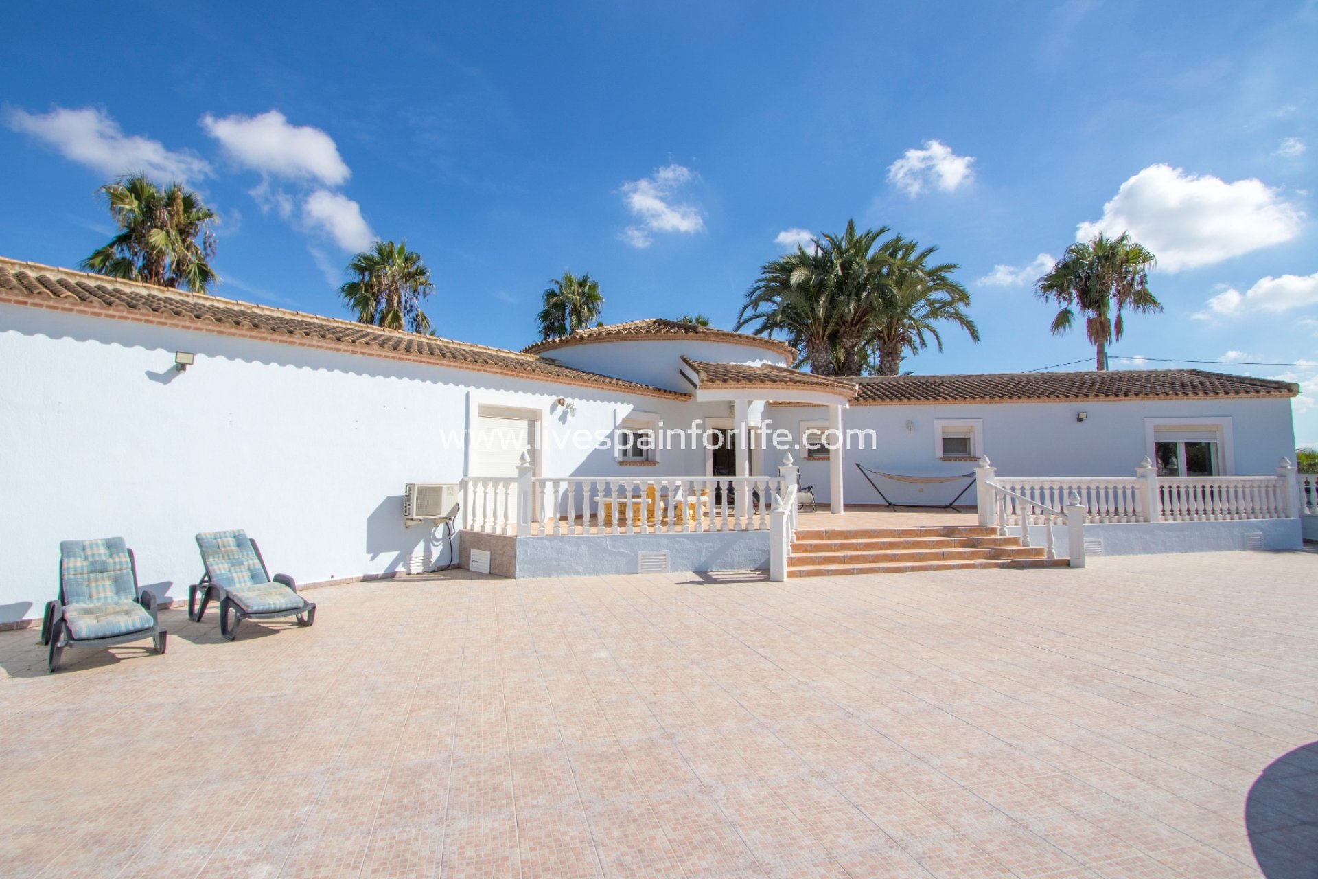Resale - Country Property -
Catral