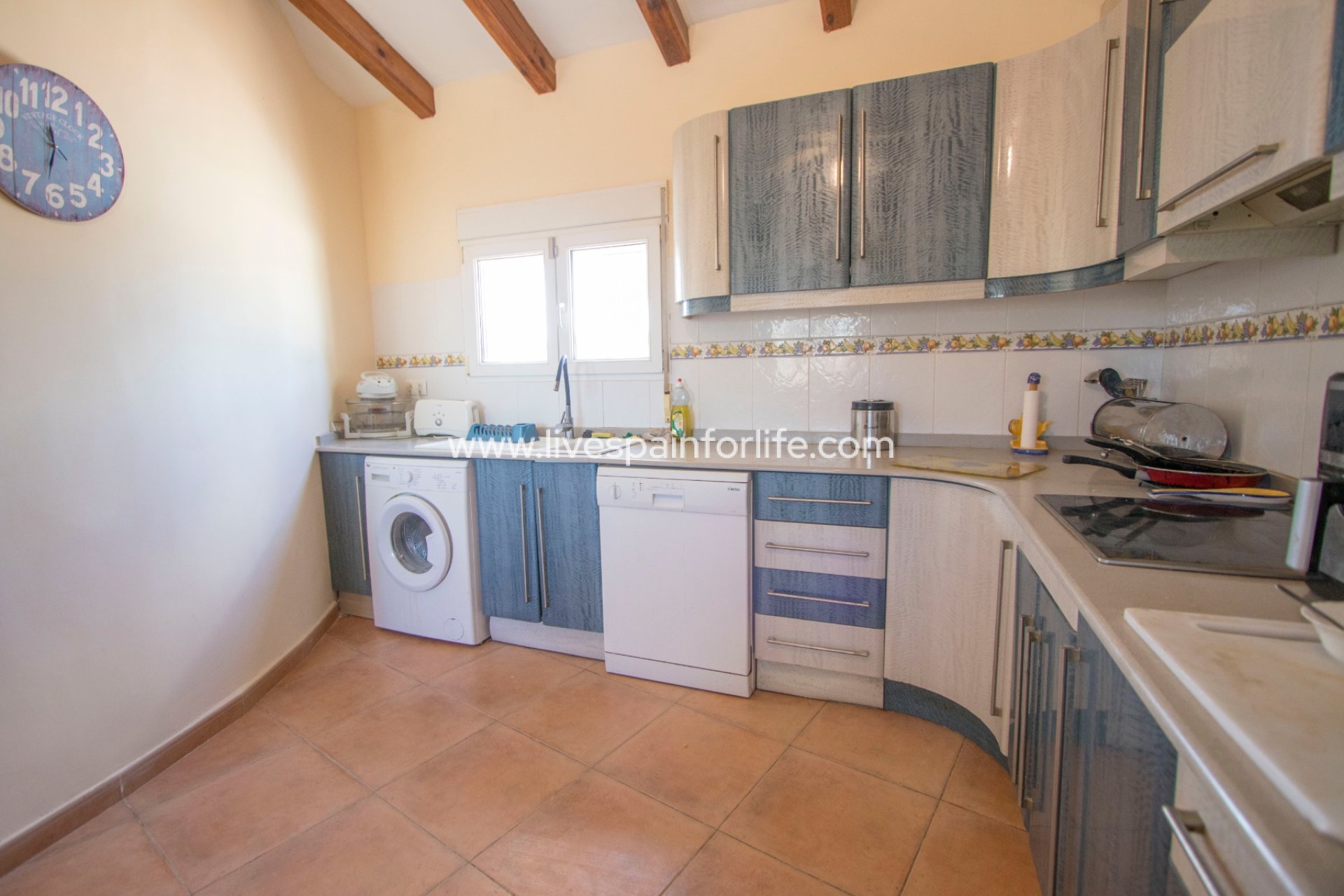 Resale - Country Property -
Catral