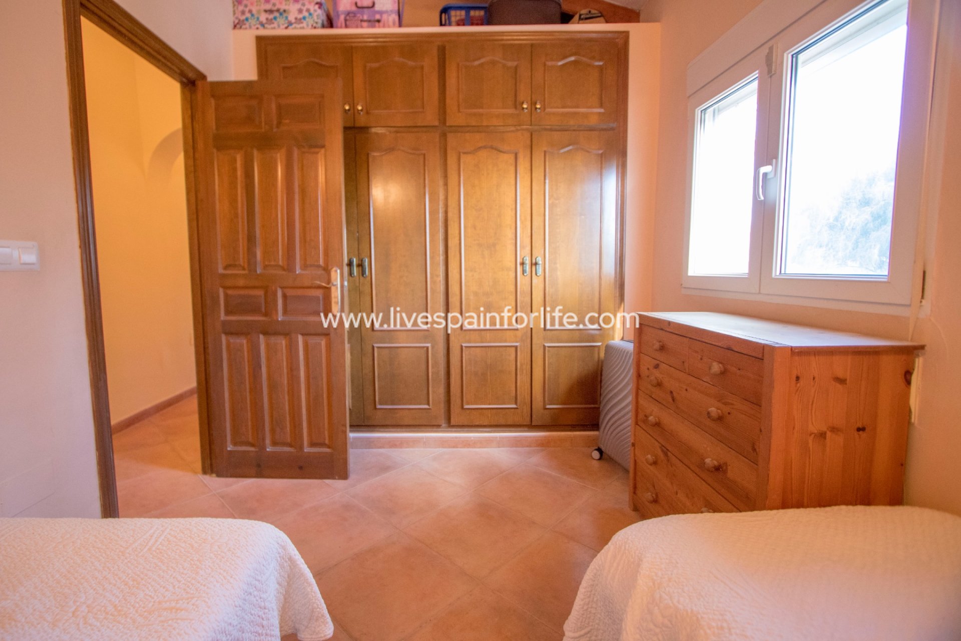 Resale - Country Property -
Catral
