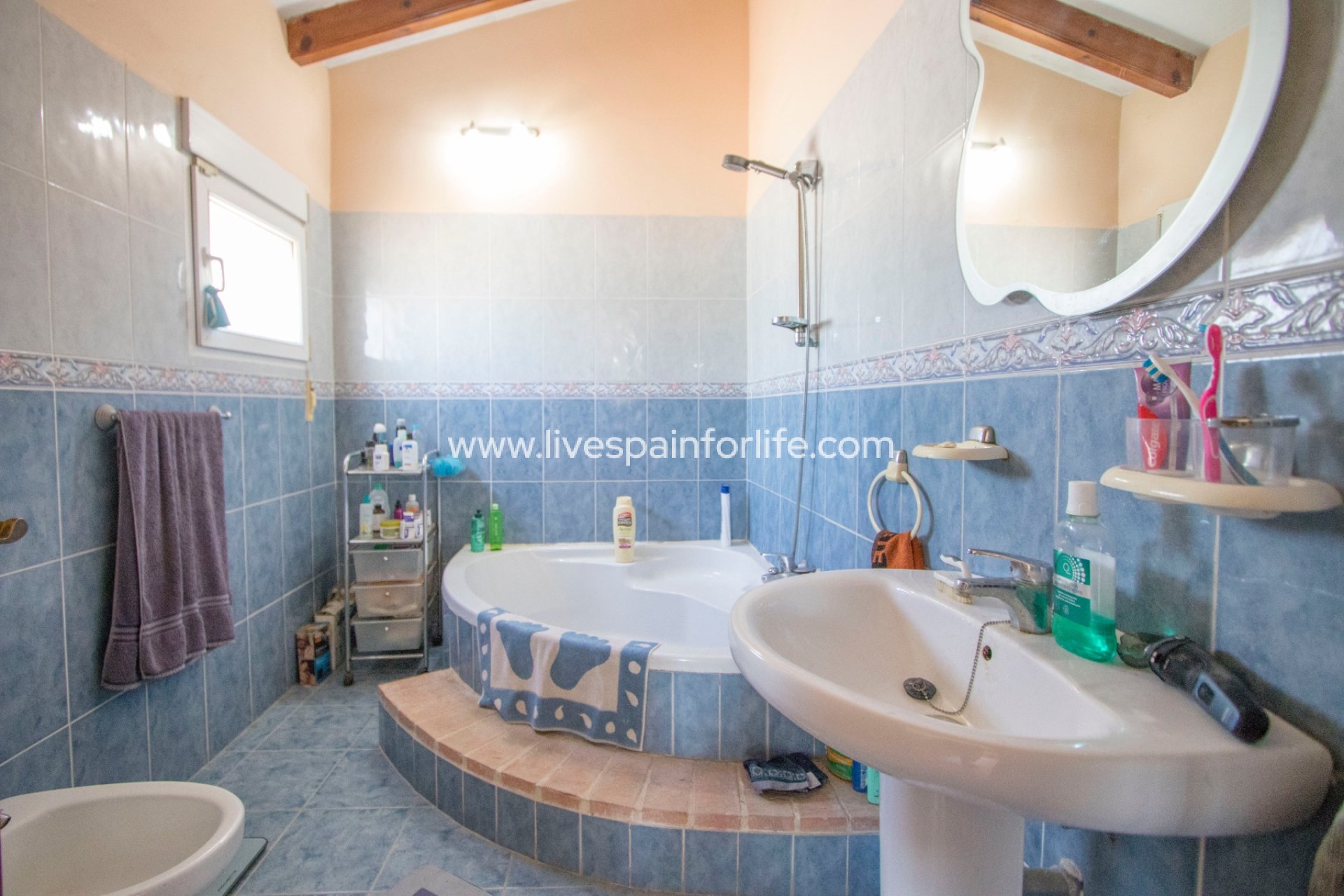 Resale - Country Property -
Catral