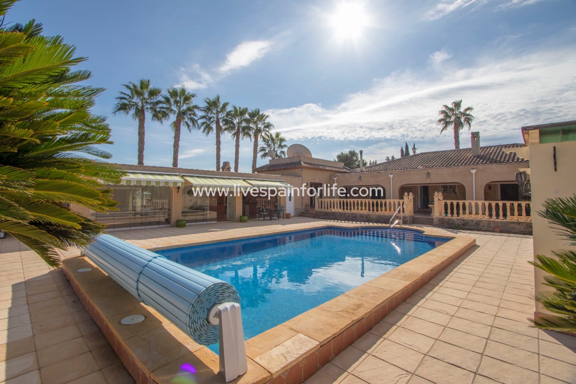 Resale - Country Property -
Catral