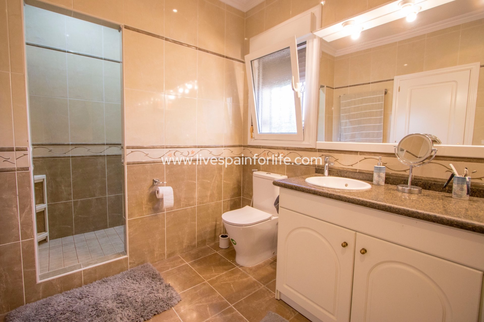 Resale - Country Property -
Catral