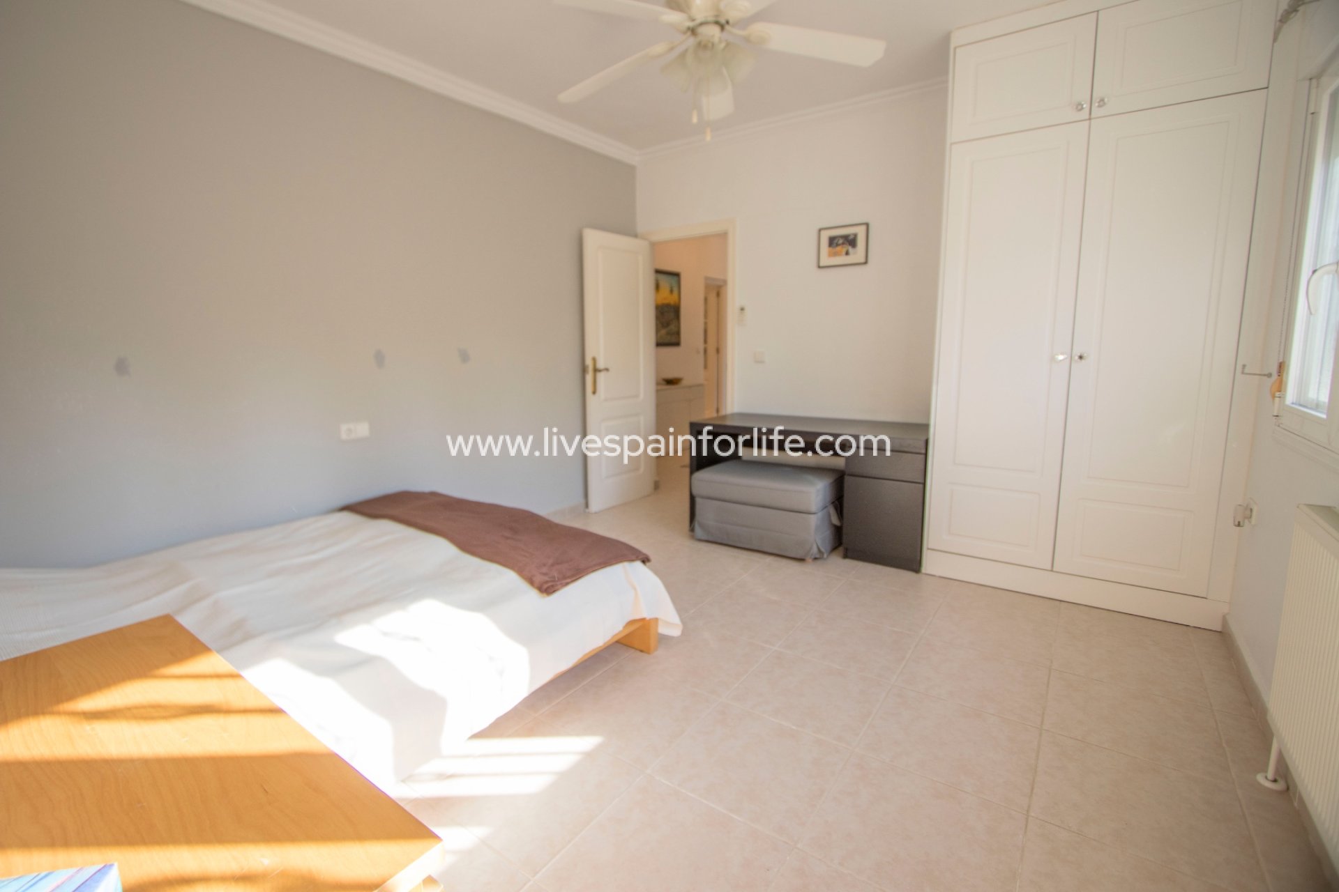 Resale - Country Property -
Catral
