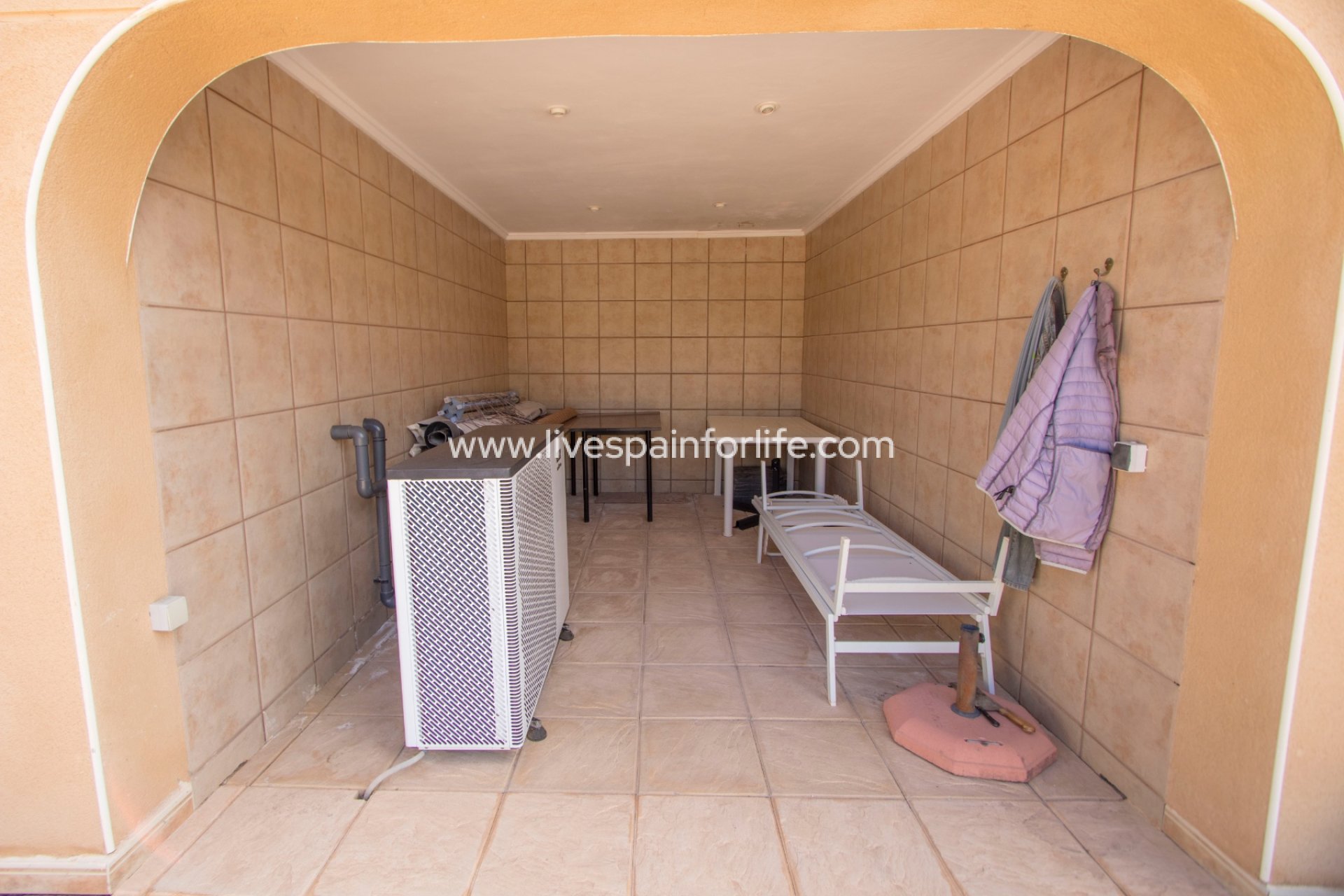 Resale - Country Property -
Catral