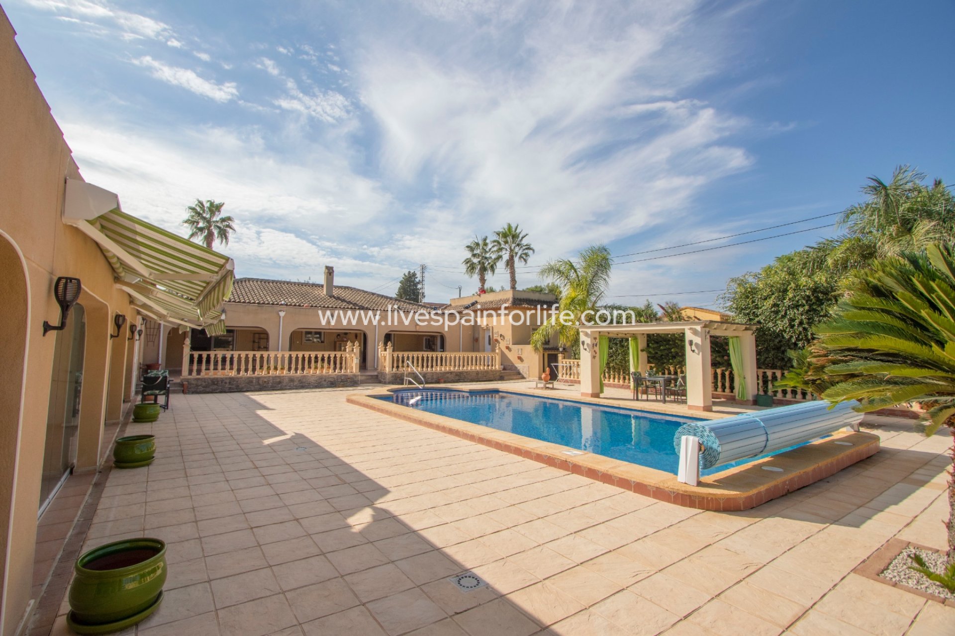 Resale - Country Property -
Catral