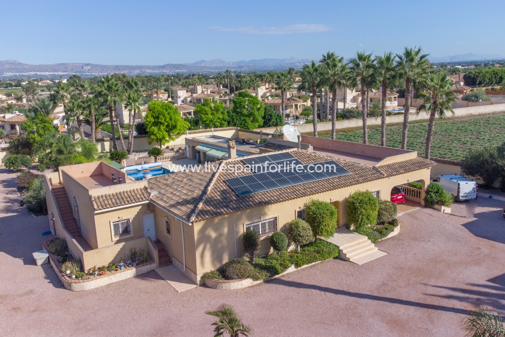 Resale - Country Property -
Catral