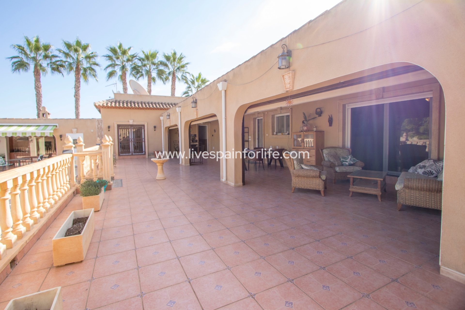 Resale - Country Property -
Catral