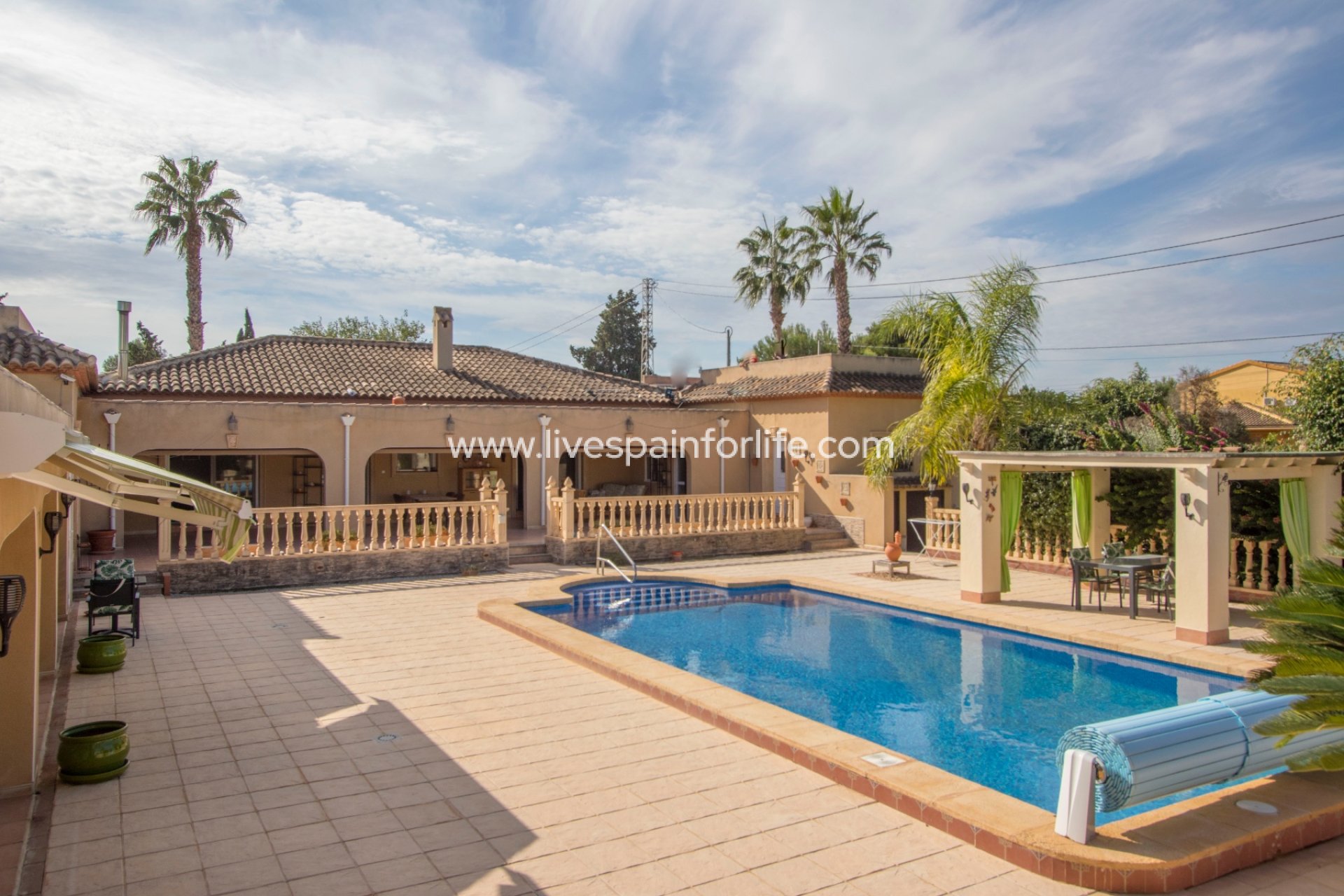 Resale - Country Property -
Catral