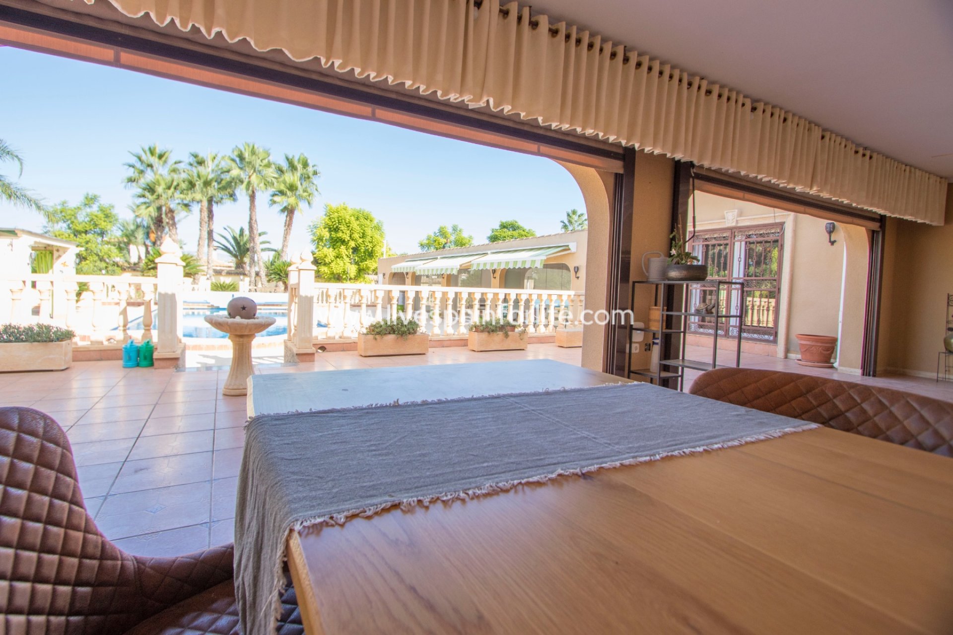 Resale - Country Property -
Catral