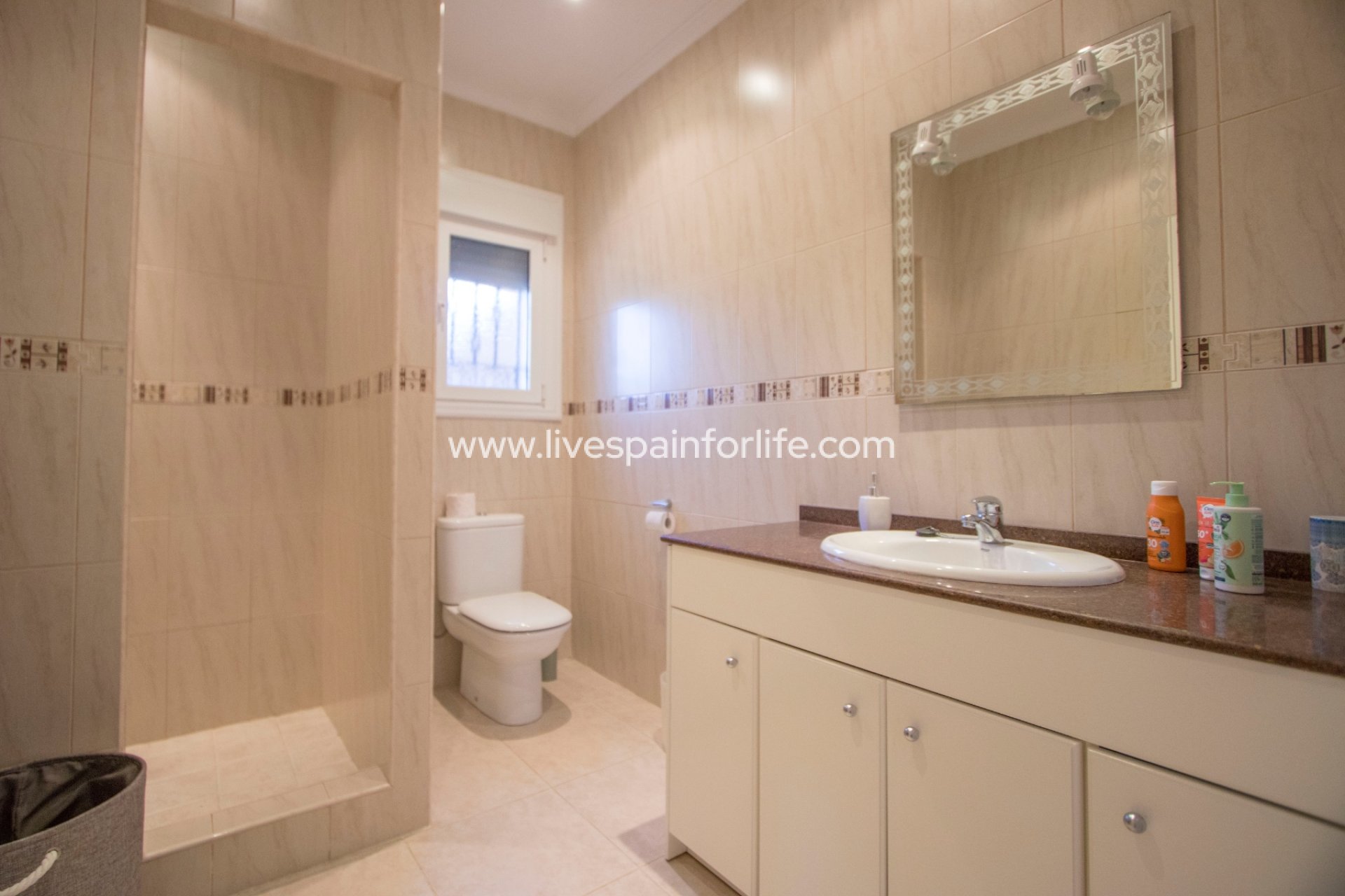 Resale - Country Property -
Catral
