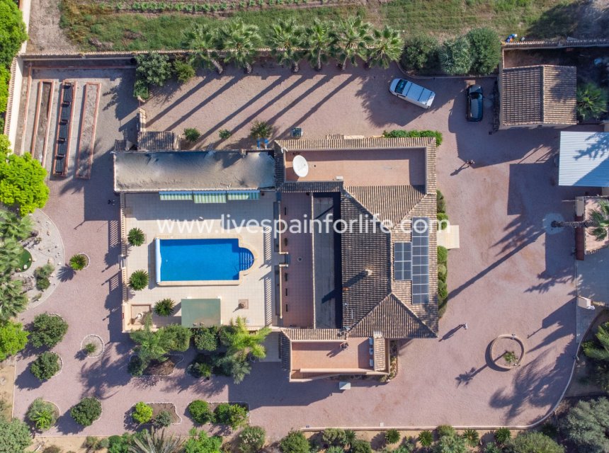 Resale - Country Property -
Catral