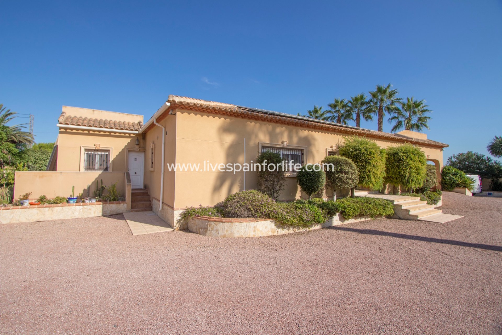 Resale - Country Property -
Catral