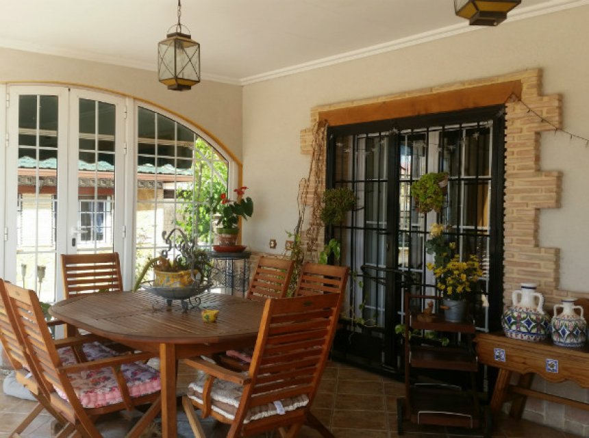 Resale - Country Property -
Catral