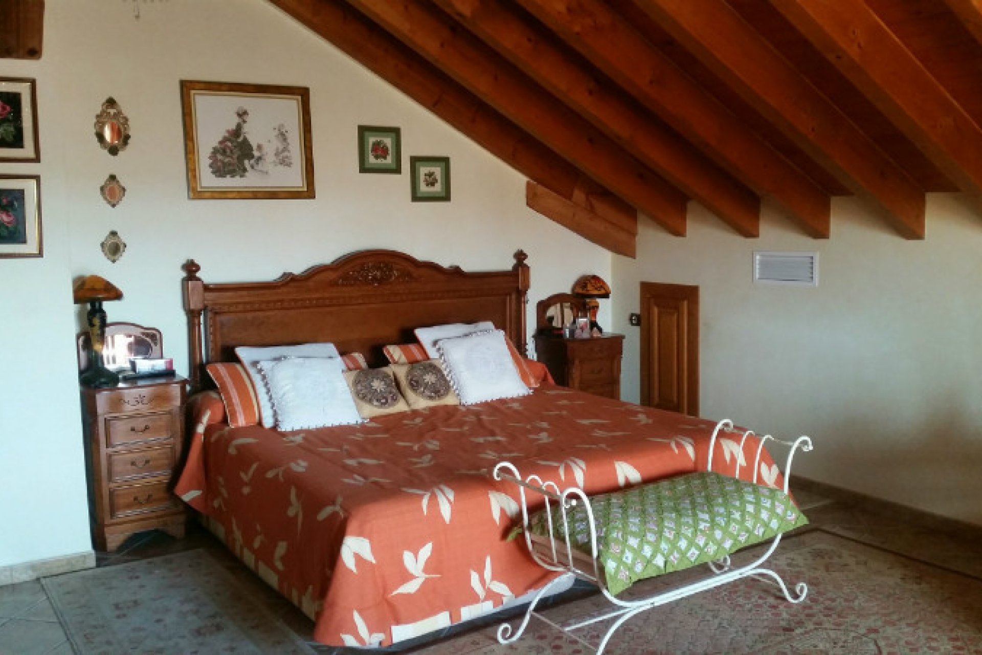 Resale - Country Property -
Catral