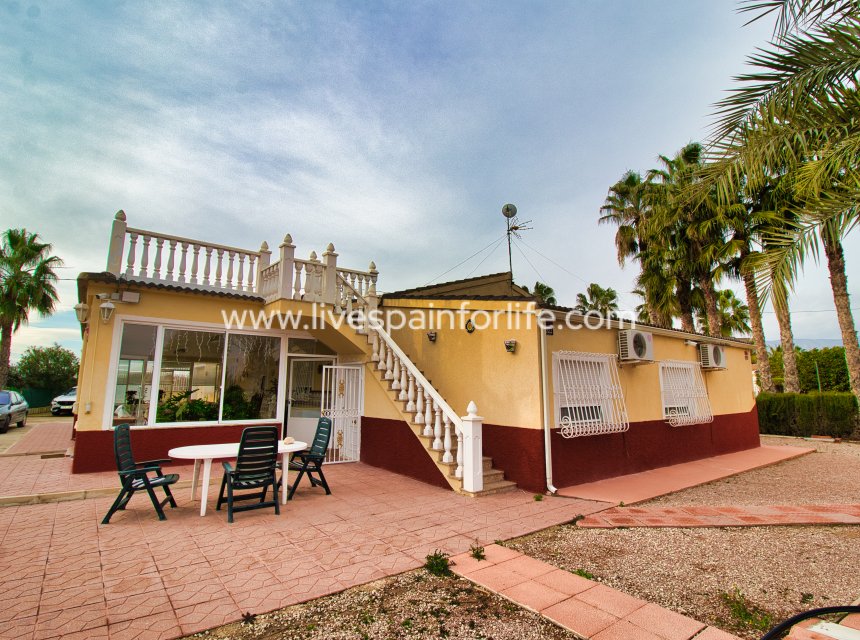 Resale - Country Property -
Crevillent