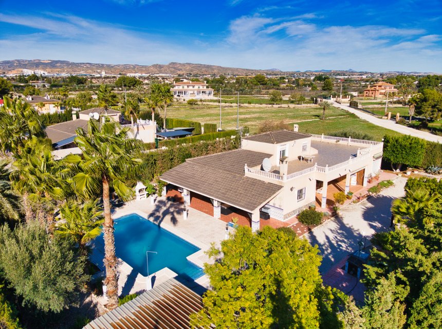 Resale - Country Property -
Crevillent