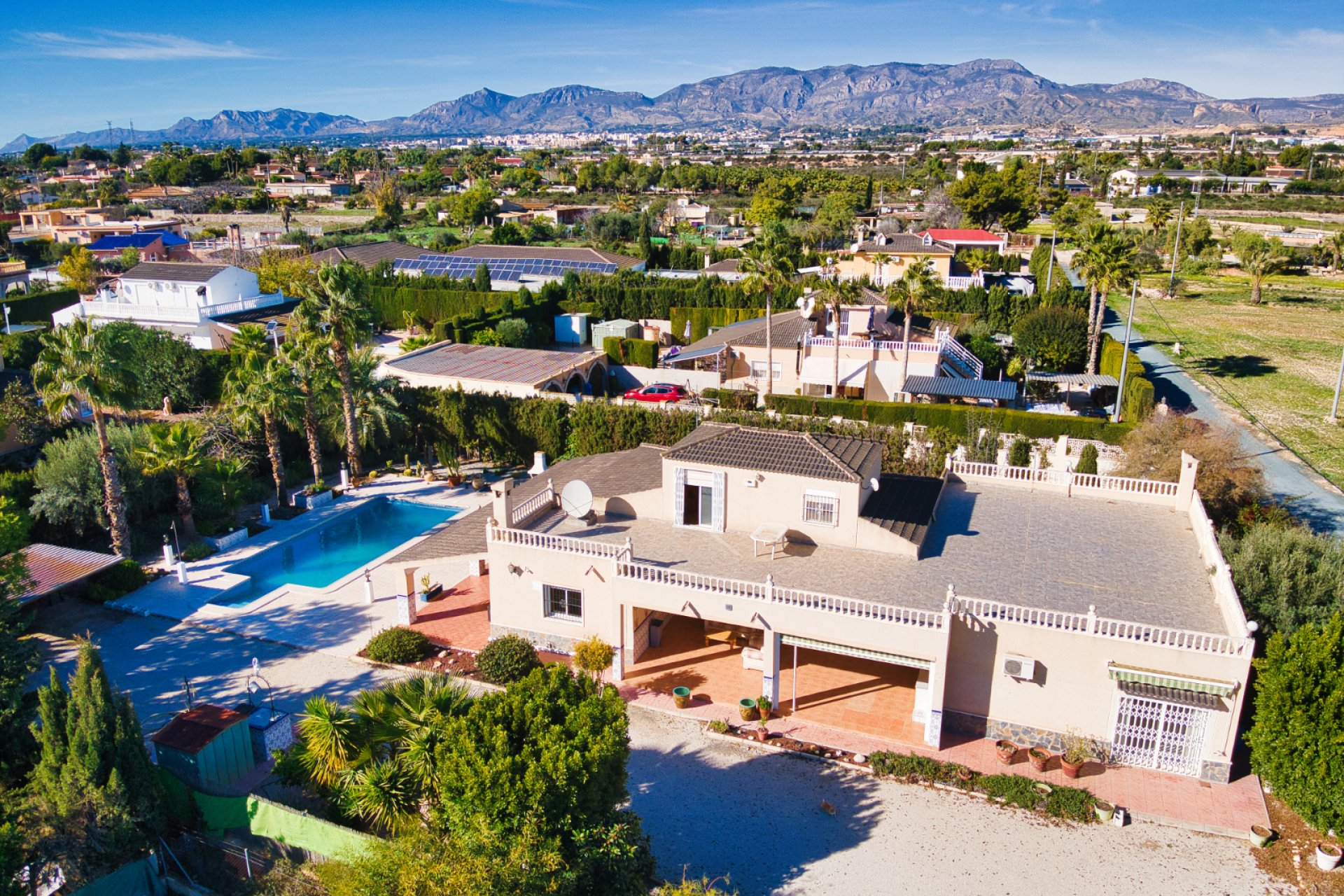 Resale - Country Property -
Crevillent