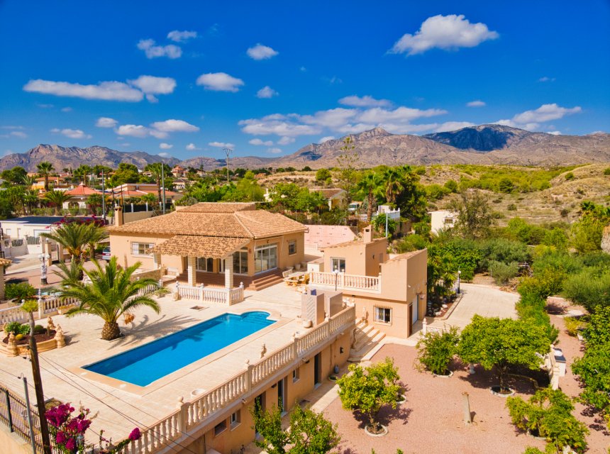 Resale - Country Property -
Crevillent