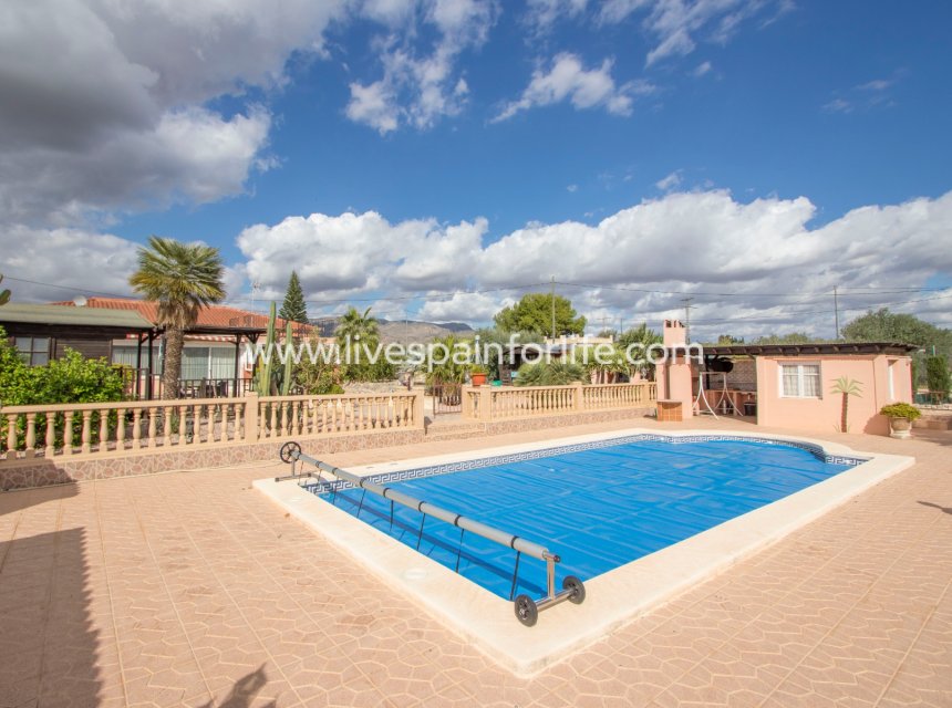 Resale - Country Property -
Crevillent