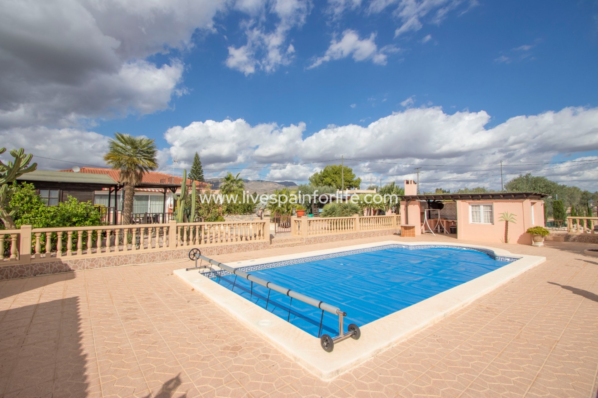 Resale - Country Property -
Crevillent