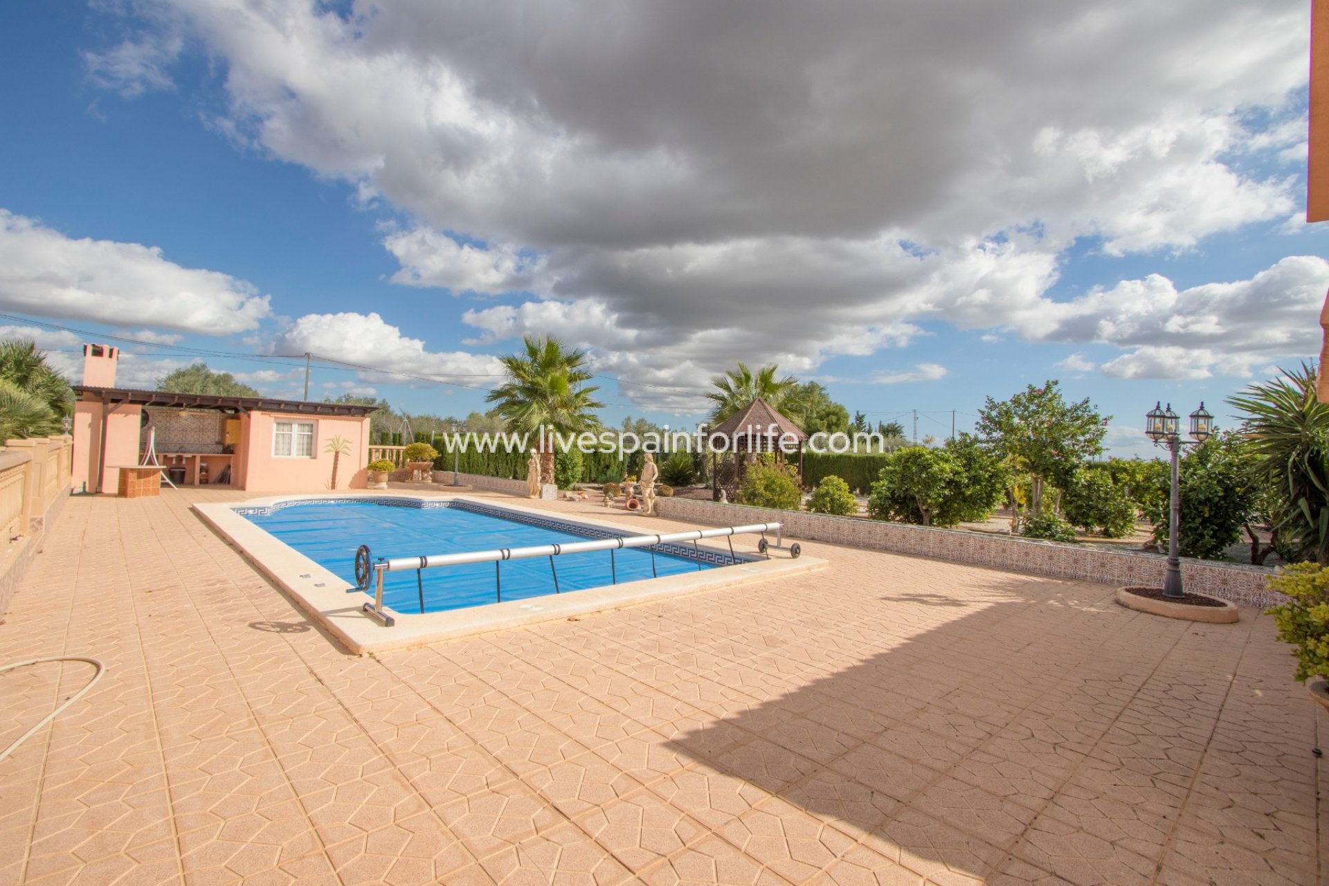 Resale - Country Property -
Crevillent