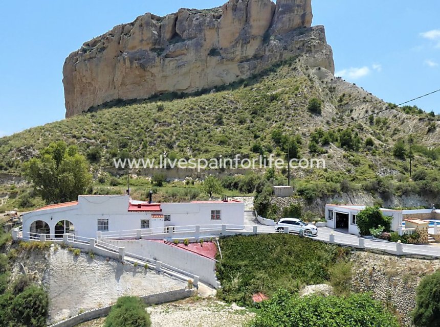 Resale - Country Property -
Crevillent