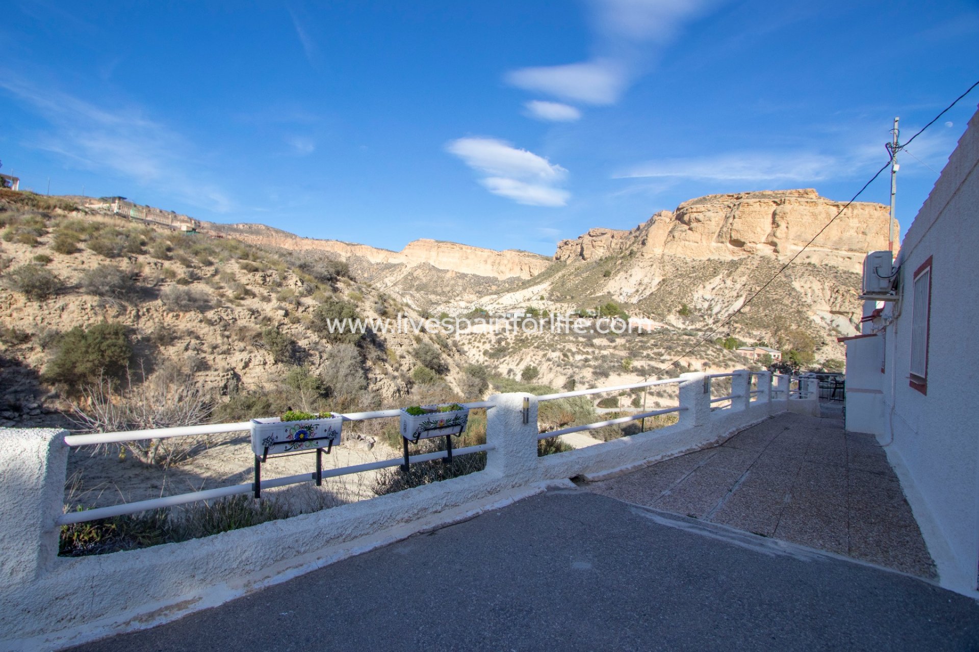 Resale - Country Property -
Crevillent