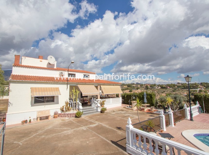 Resale - Country Property -
Crevillent