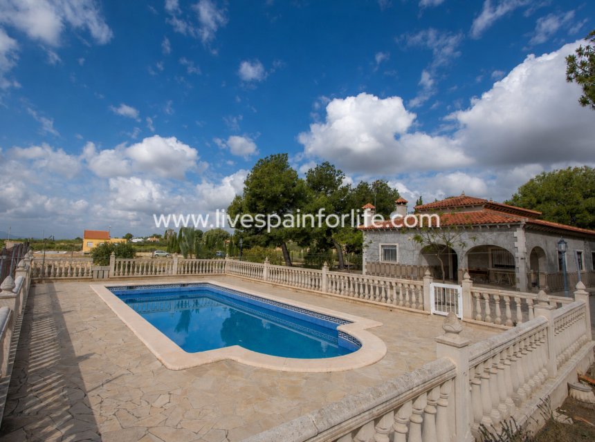 Resale - Country Property -
Crevillent