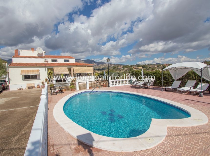 Resale - Country Property -
Crevillent