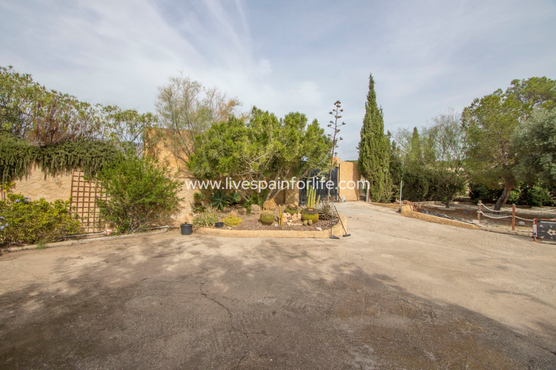 Resale - Country Property -
Crevillent