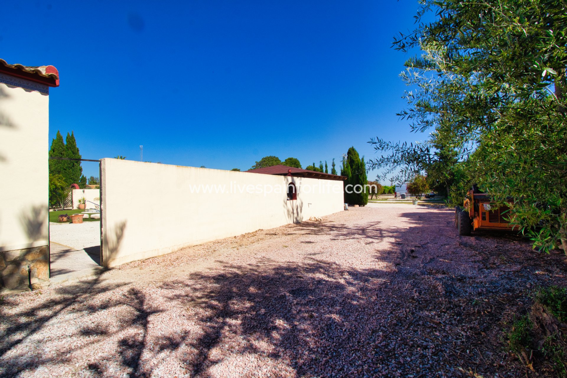 Resale - Country Property -
Daya Vieja