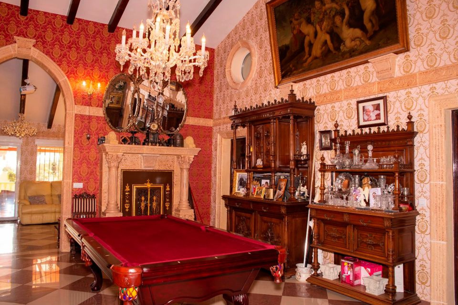 Resale - Country Property -
Dolores