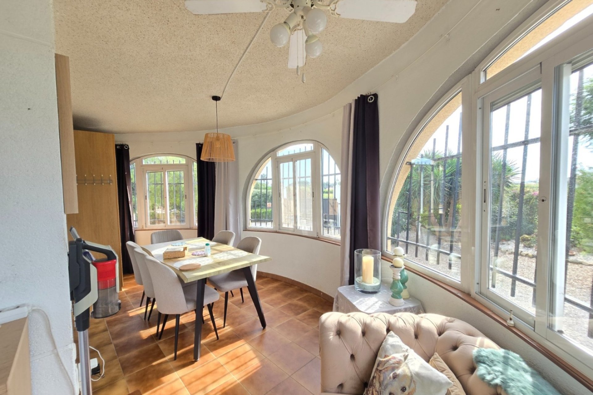 Resale - Country Property -
Dolores