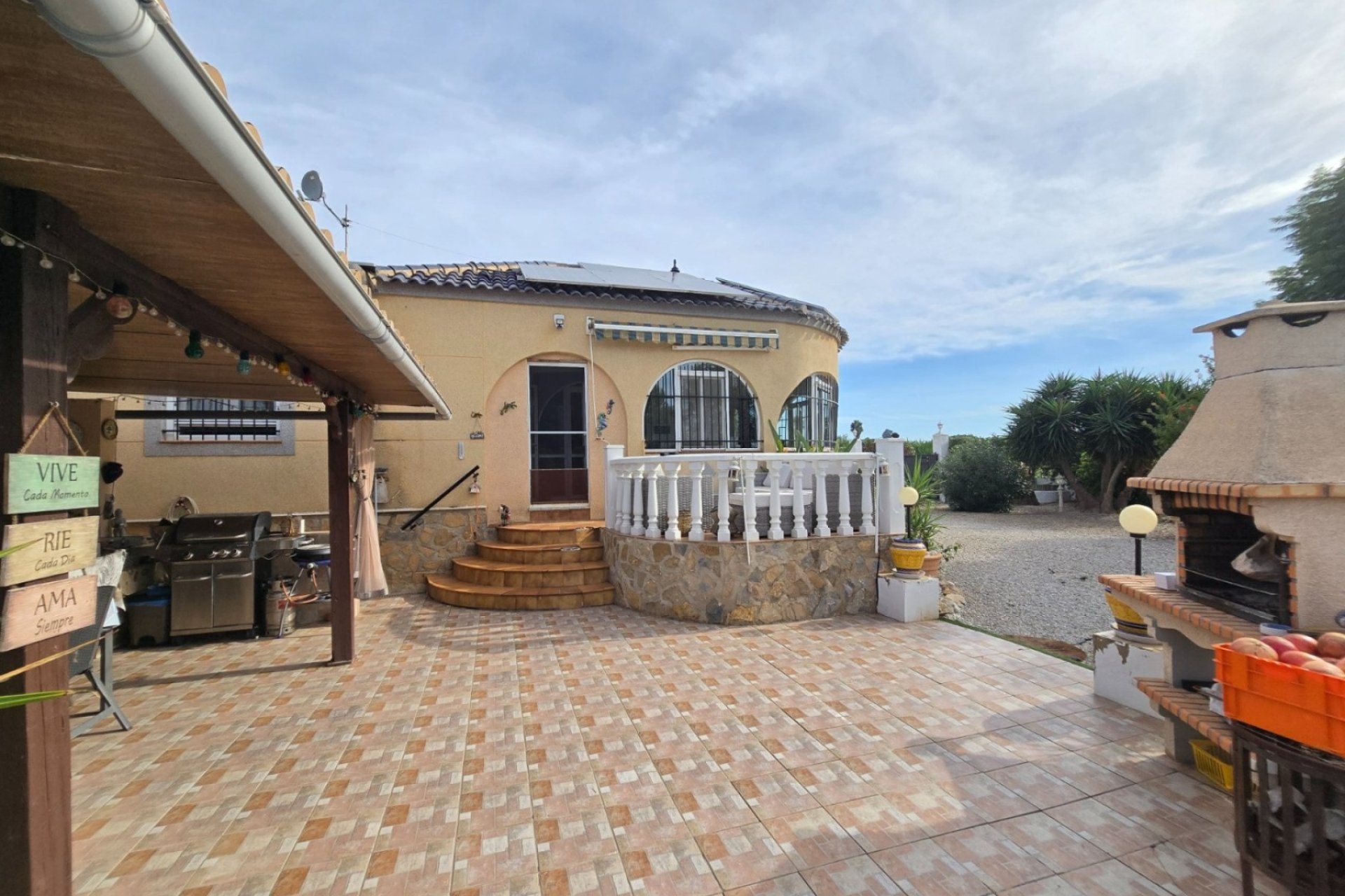 Resale - Country Property -
Dolores