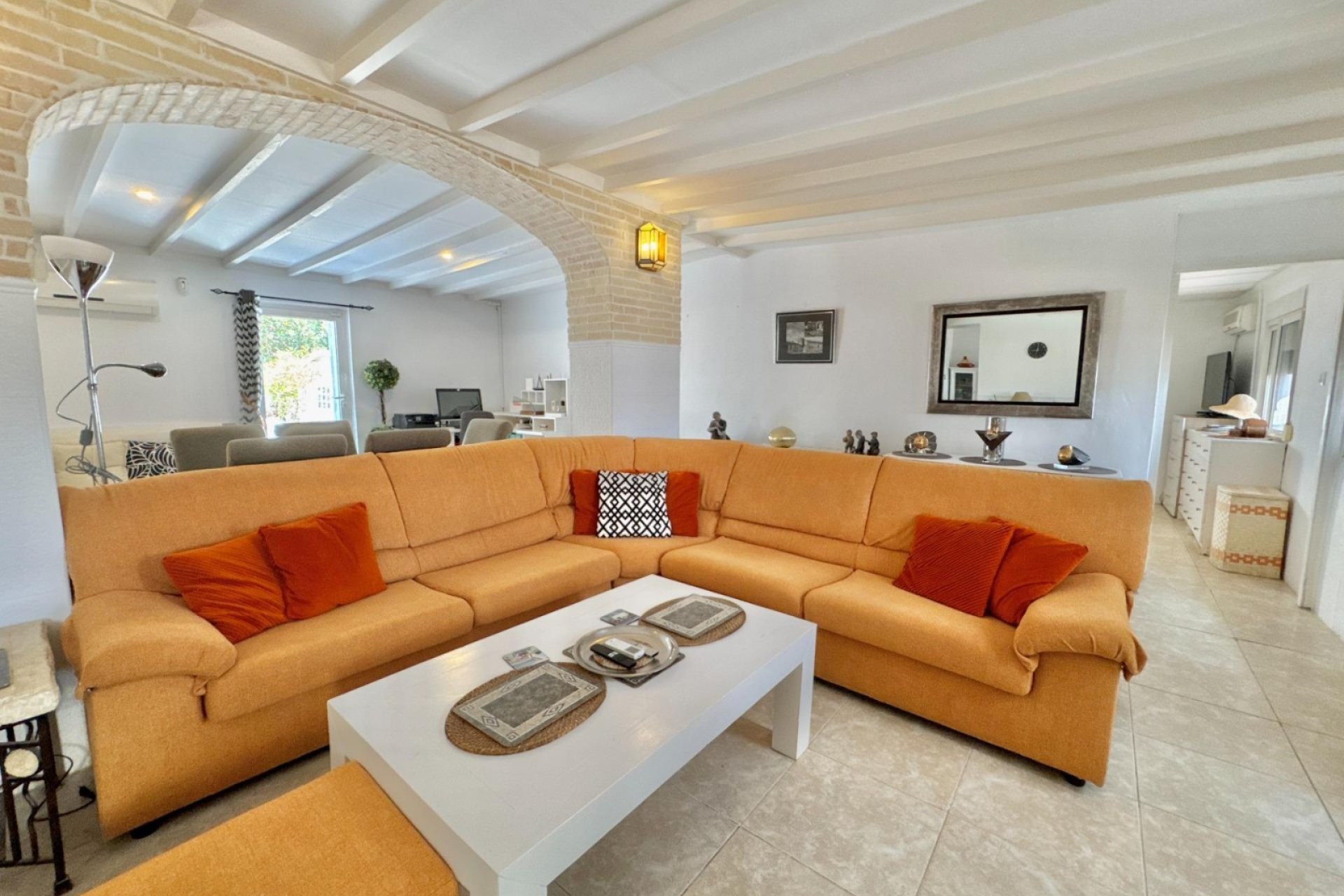 Resale - Country Property -
Dolores