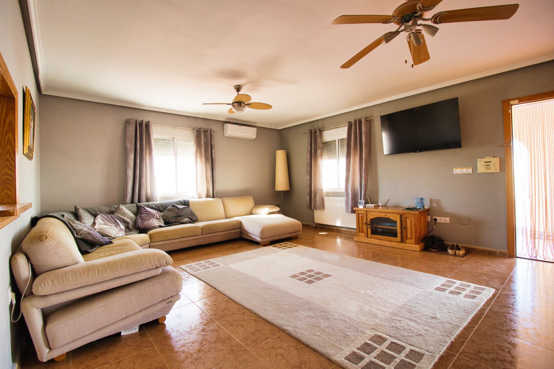 Resale - Country Property -
Dolores