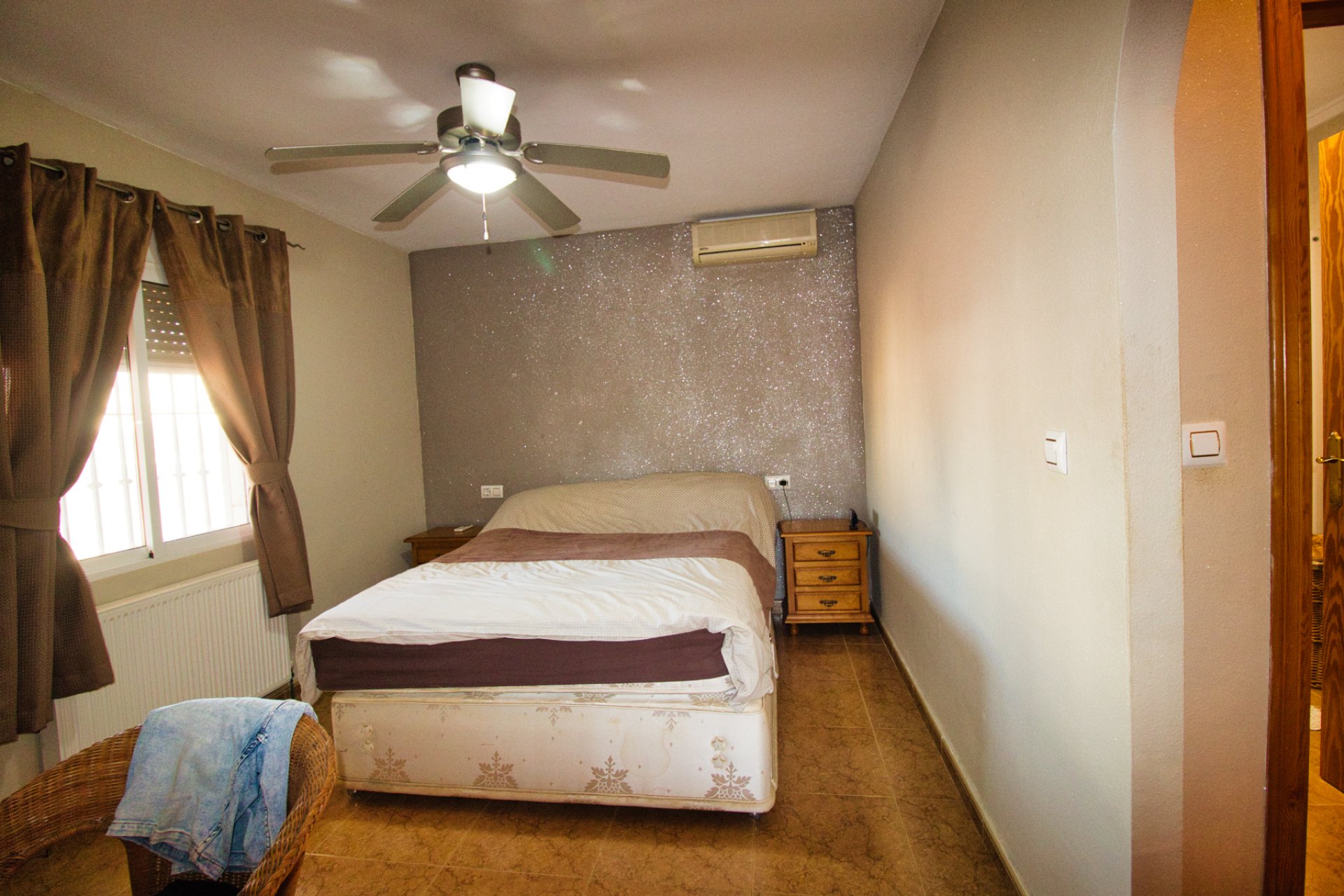 Resale - Country Property -
Dolores