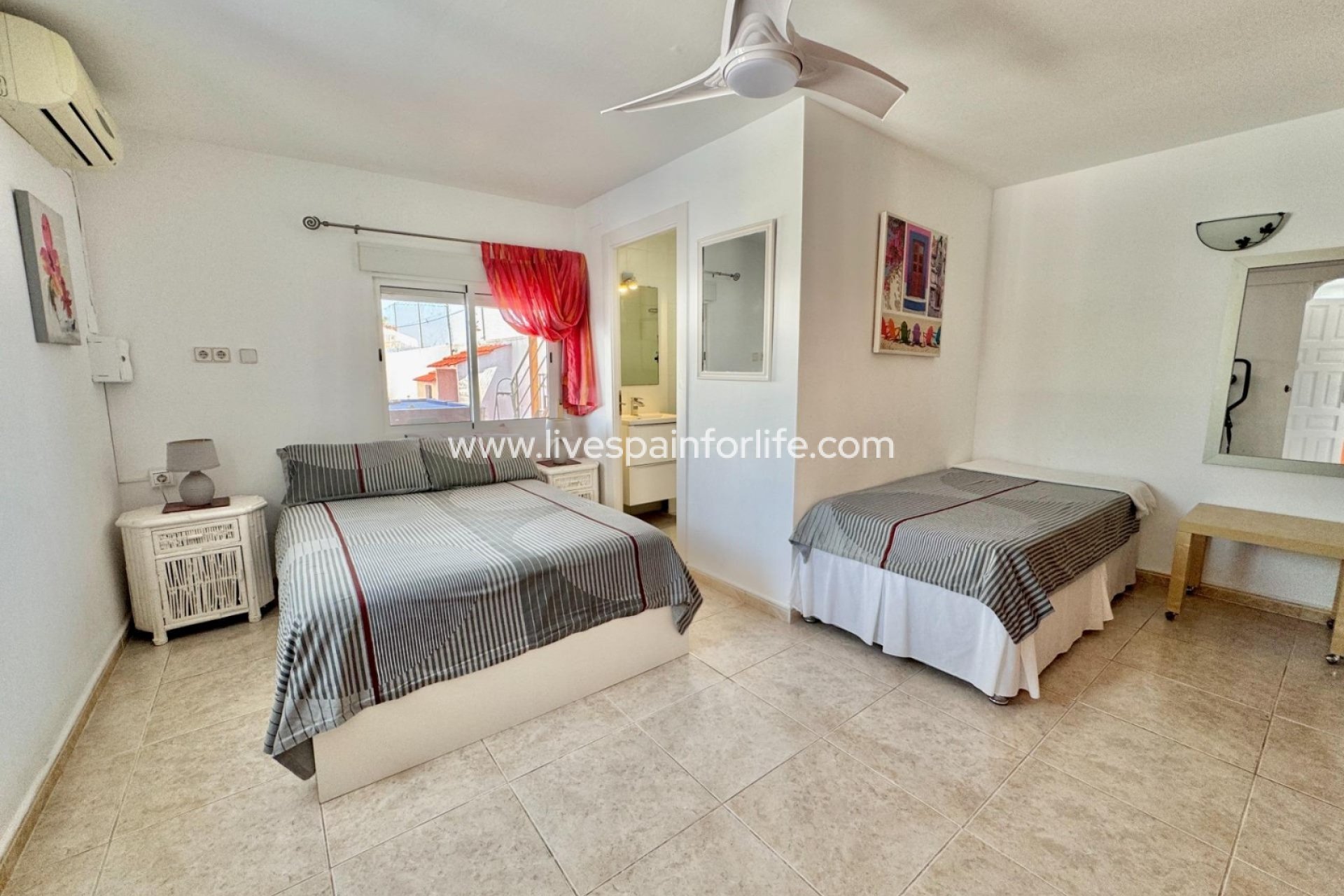 Resale - Country Property -
Dolores