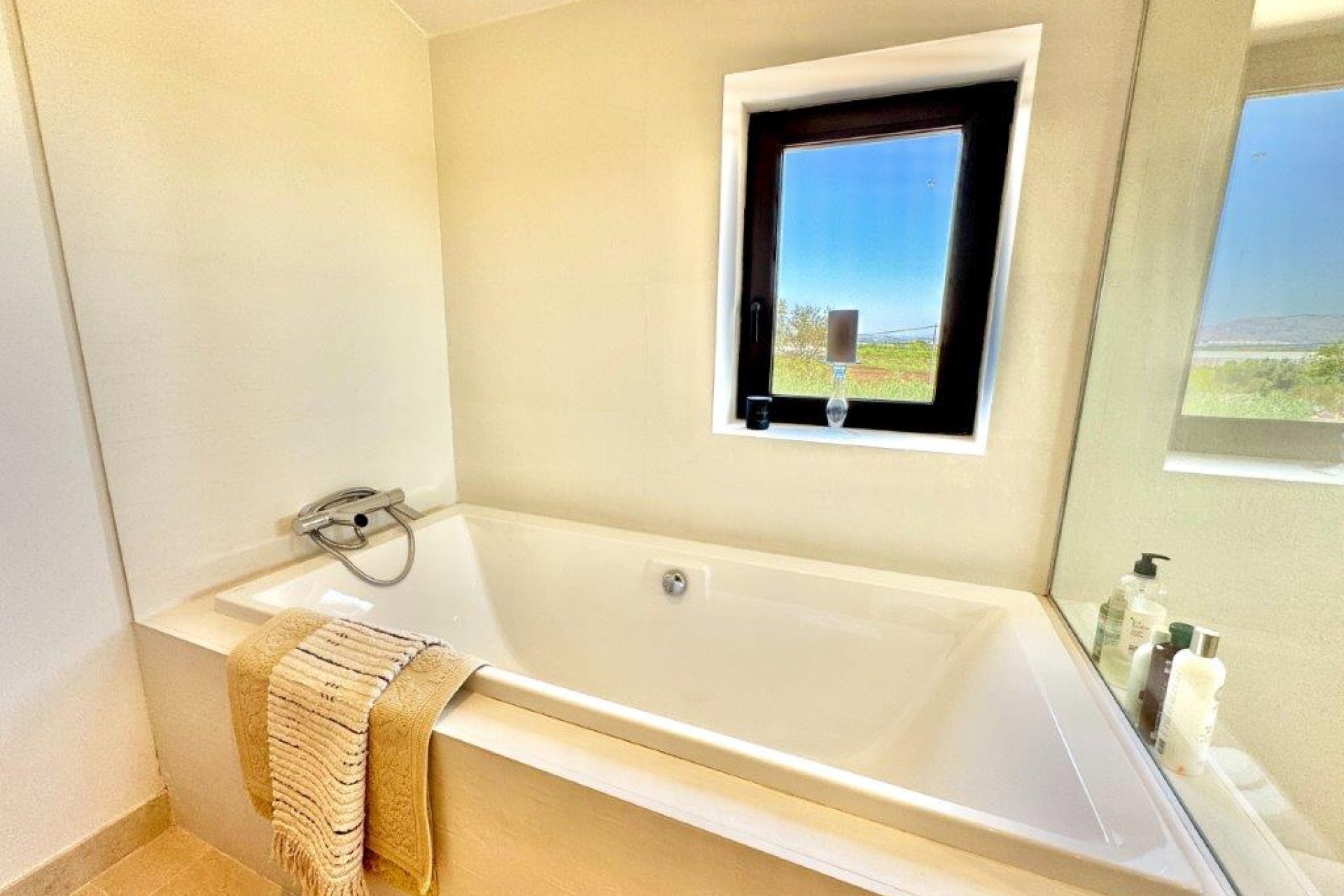 Resale - Country Property -
Dolores