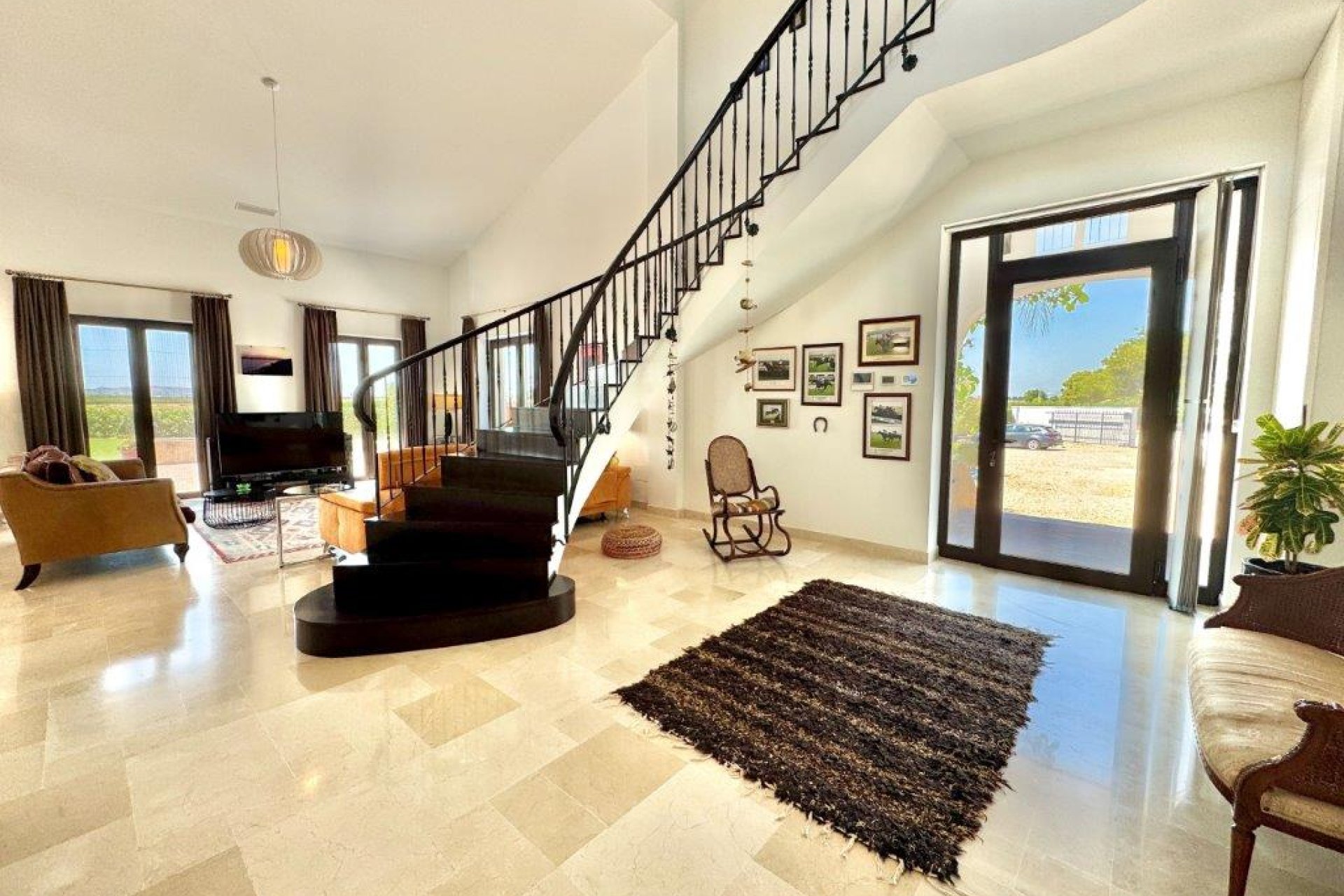 Resale - Country Property -
Dolores