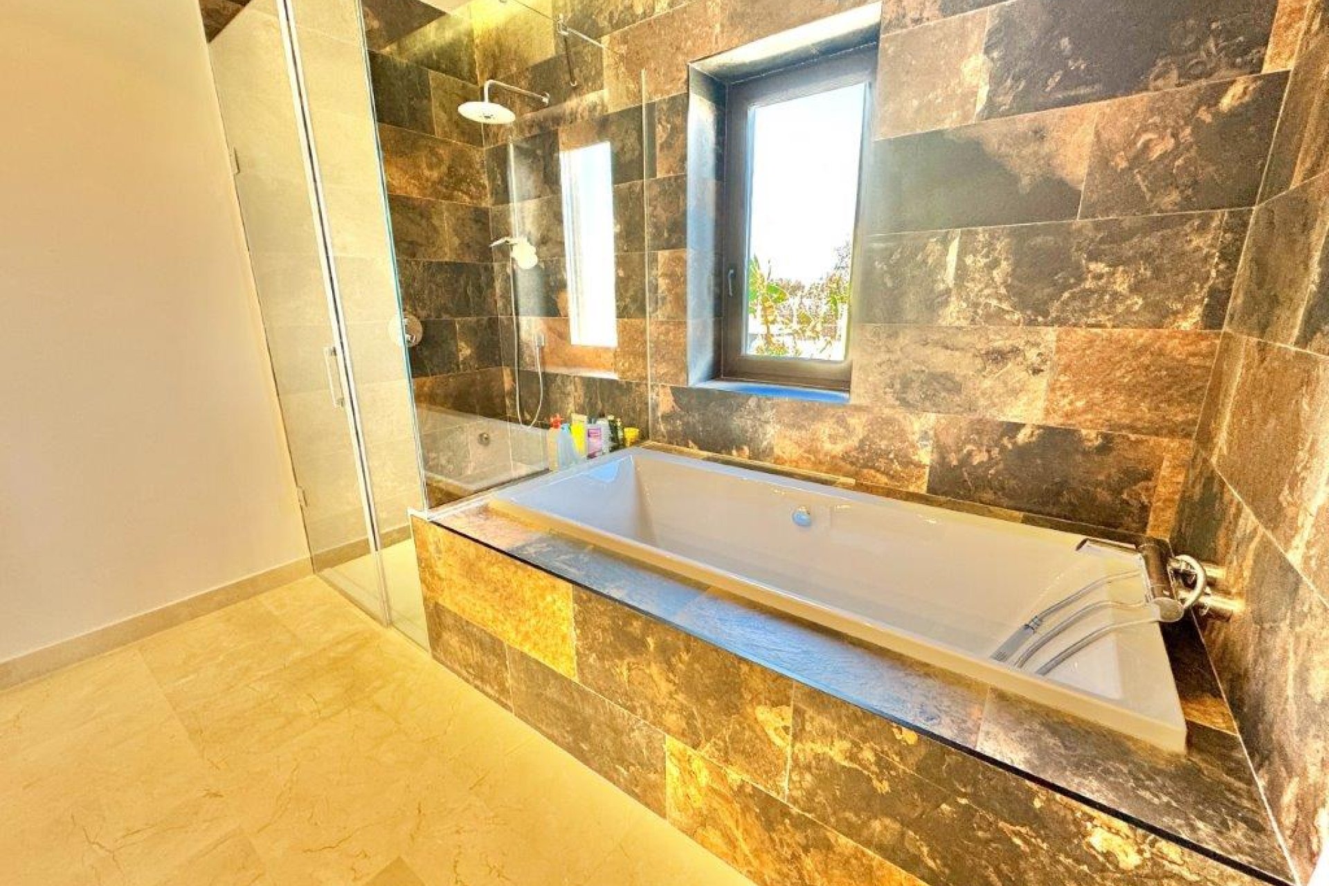 Resale - Country Property -
Dolores