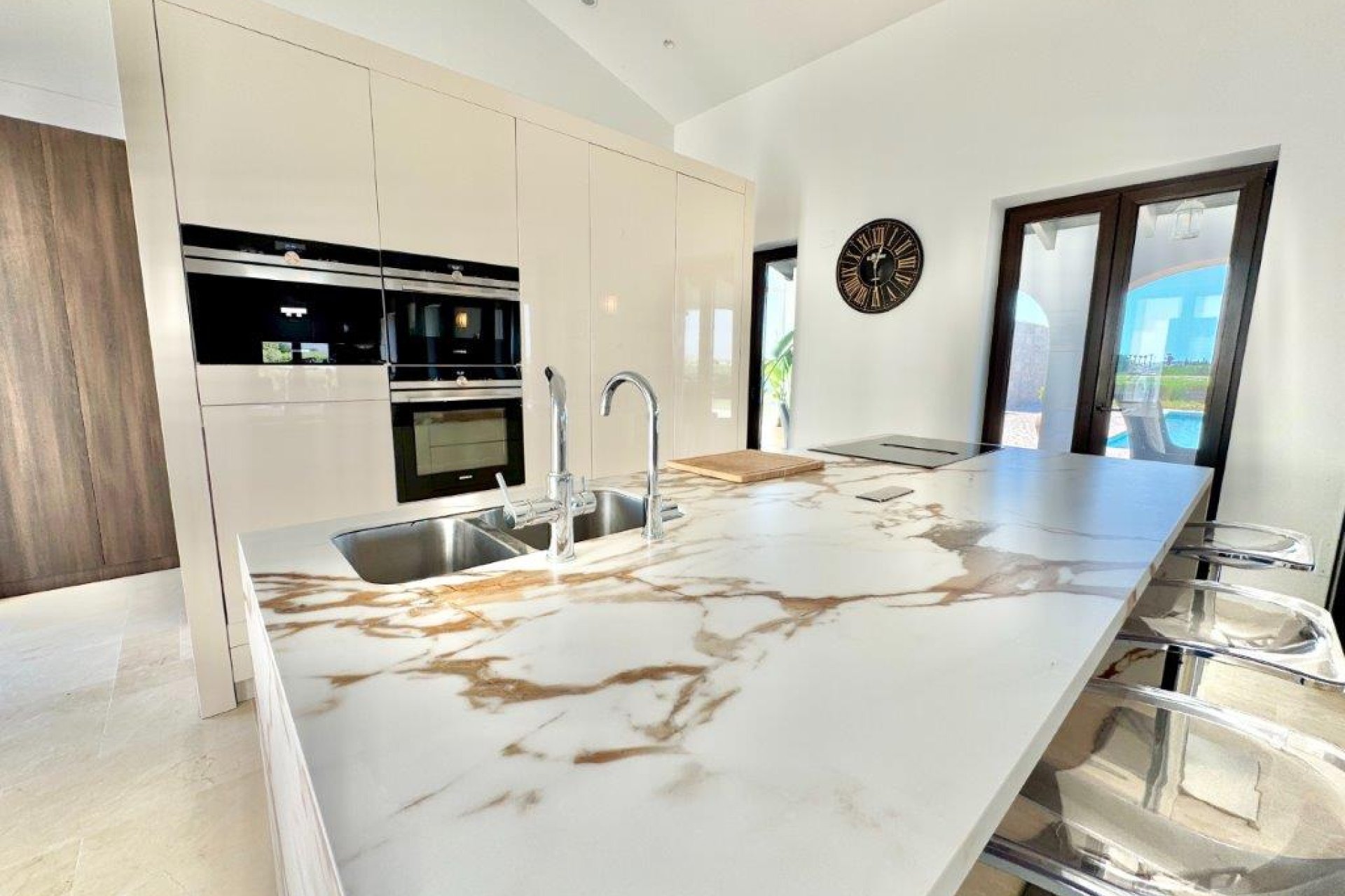 Resale - Country Property -
Dolores