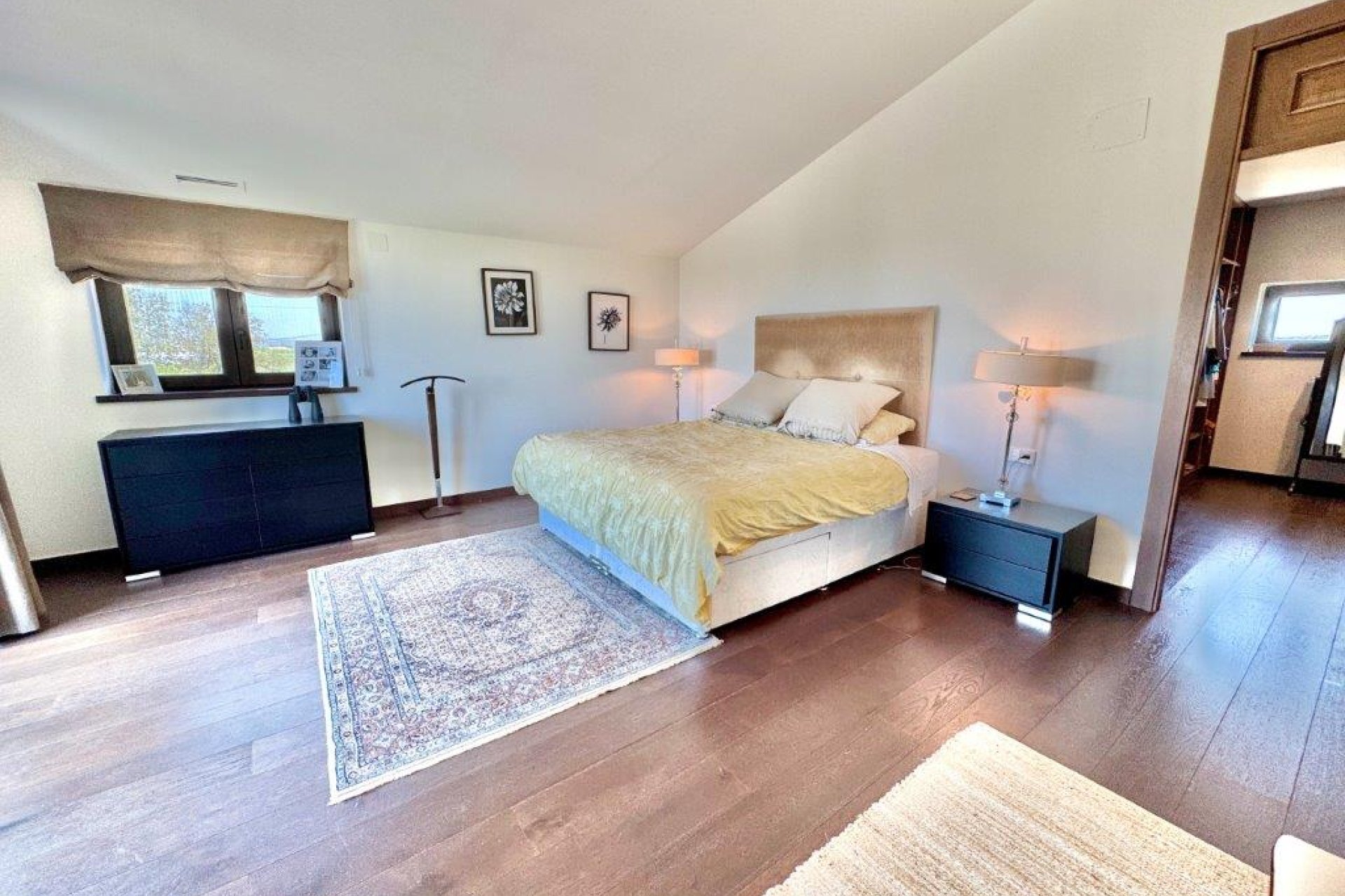 Resale - Country Property -
Dolores