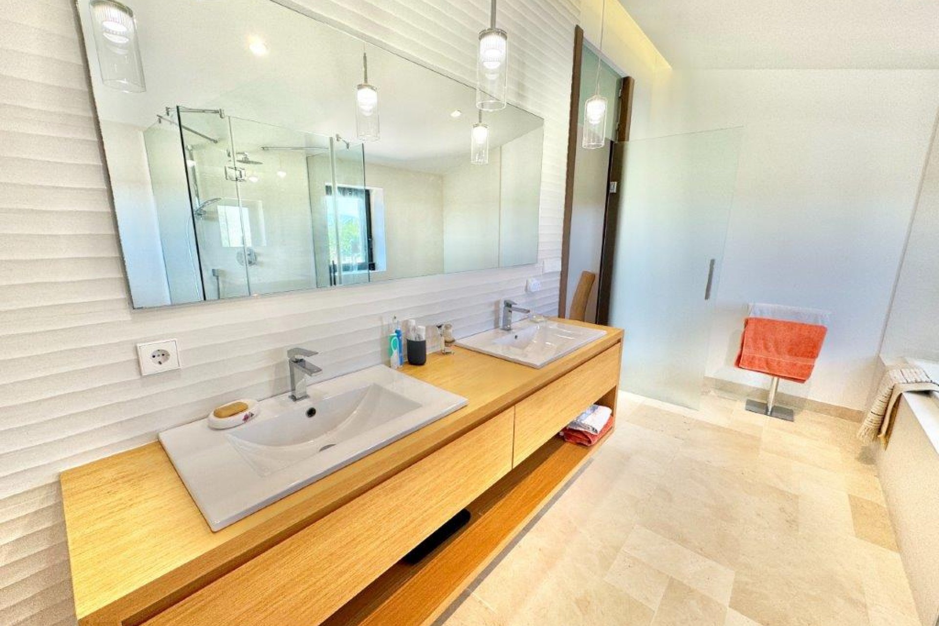 Resale - Country Property -
Dolores