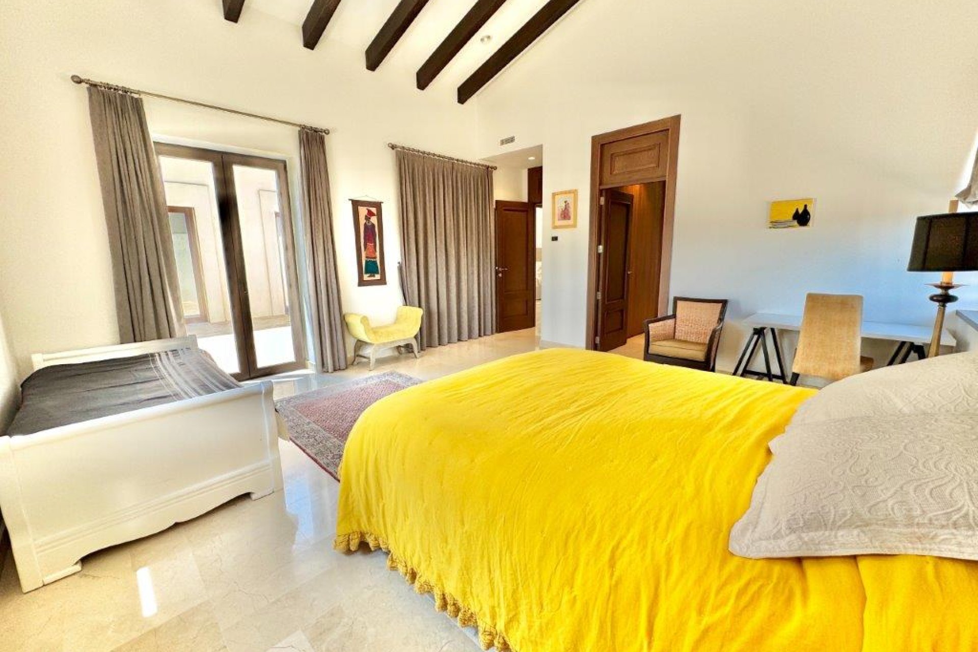 Resale - Country Property -
Dolores