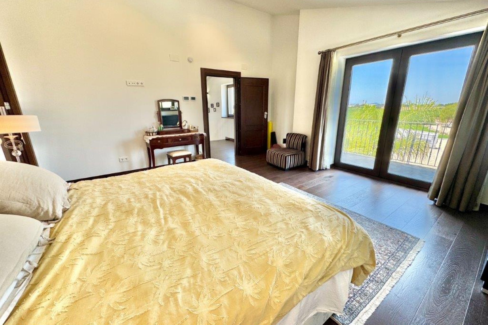 Resale - Country Property -
Dolores