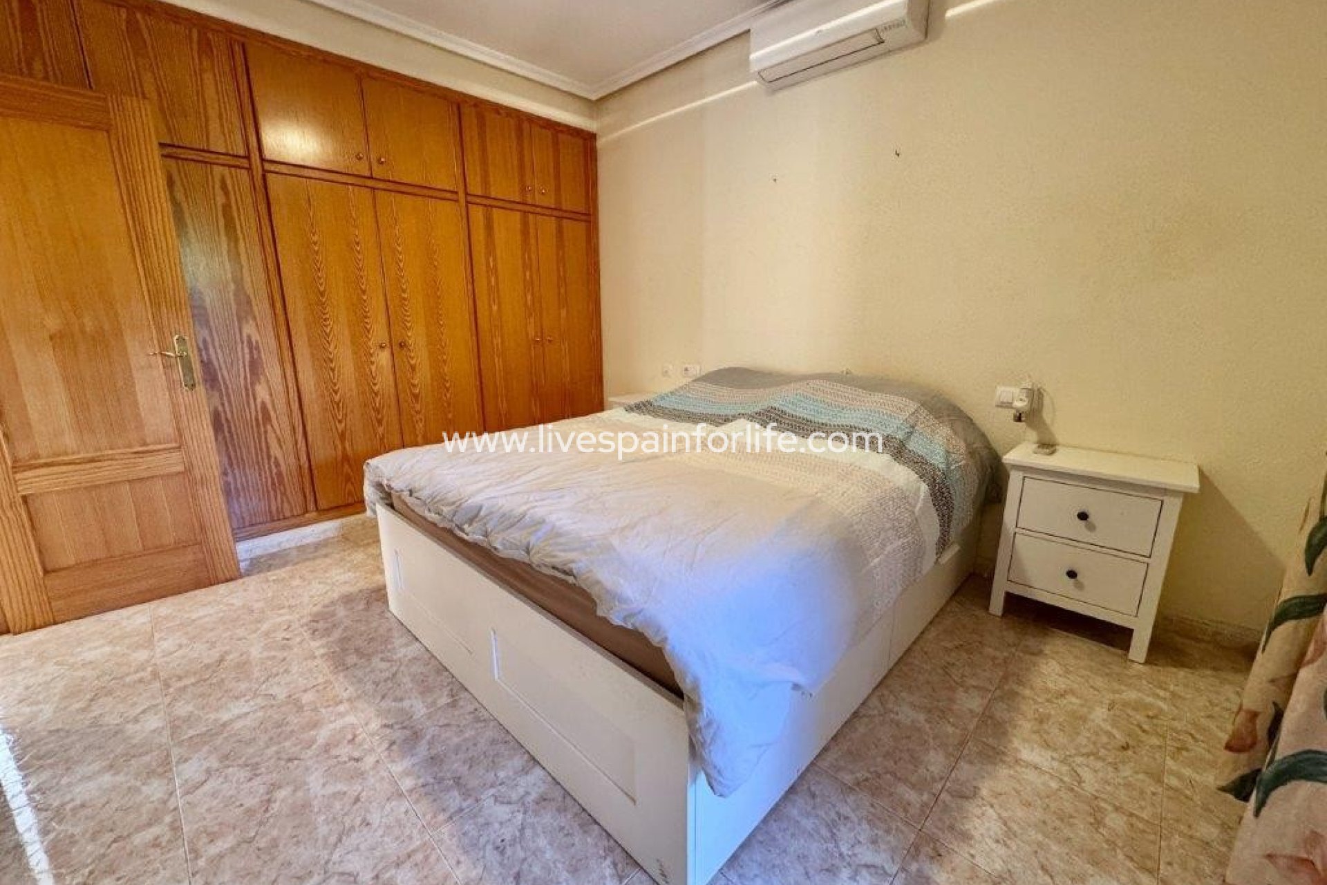 Resale - Country Property -
Dolores