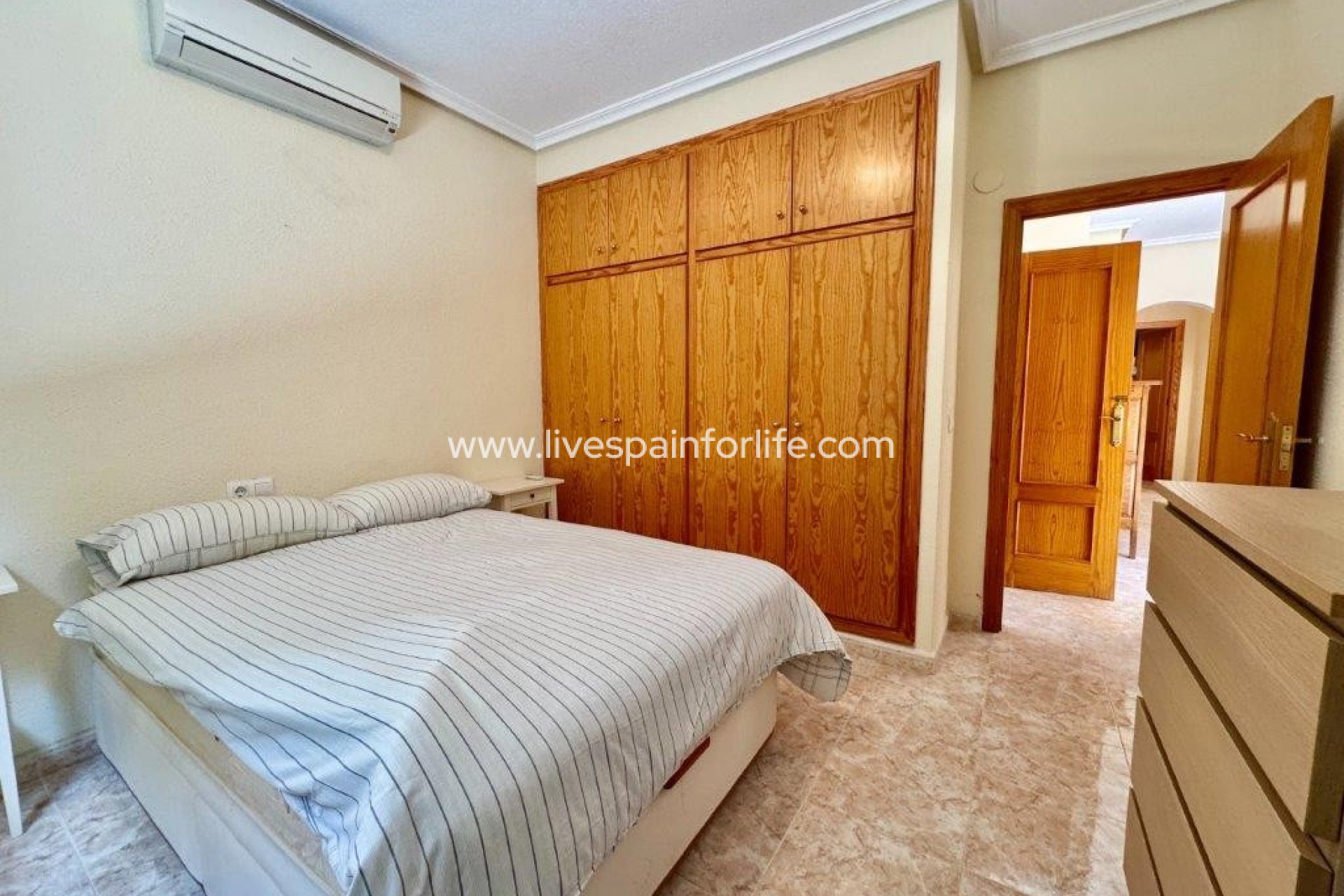 Resale - Country Property -
Dolores